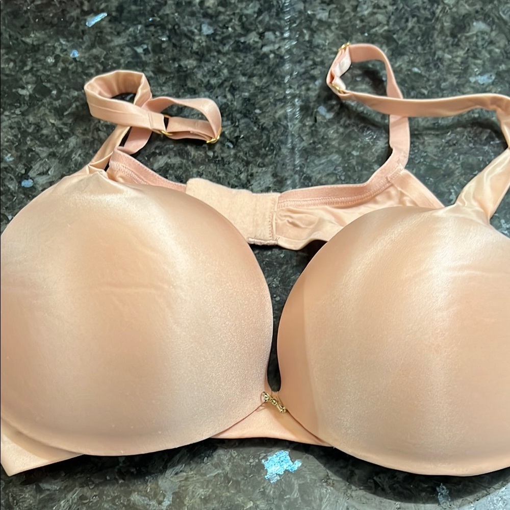 Elegant Nude Bra excellent condition